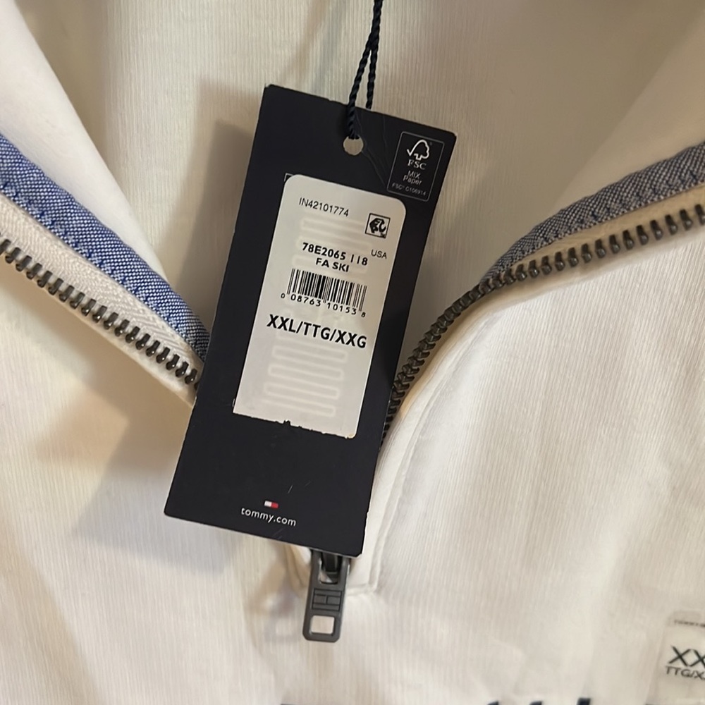 NWT Tommy Hilfiger Sweatshirt - Size XXL - Picture 3 of 3